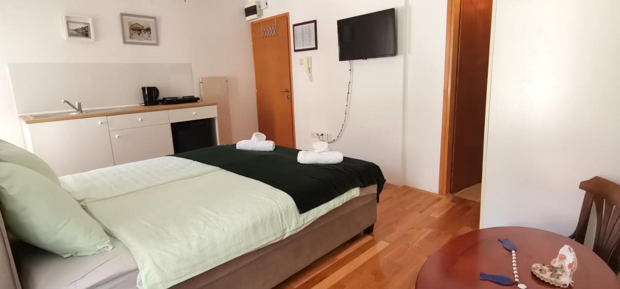 Studio Apartment L&G Rovinj Bagian luar foto